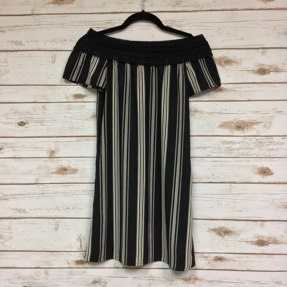 CLOSET CLOSING 4/30/21 Candie's Lace Trim Dress
